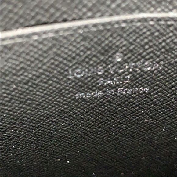 Louis Vuitton Christopher Wearable Wallet - Picture 16 of 17